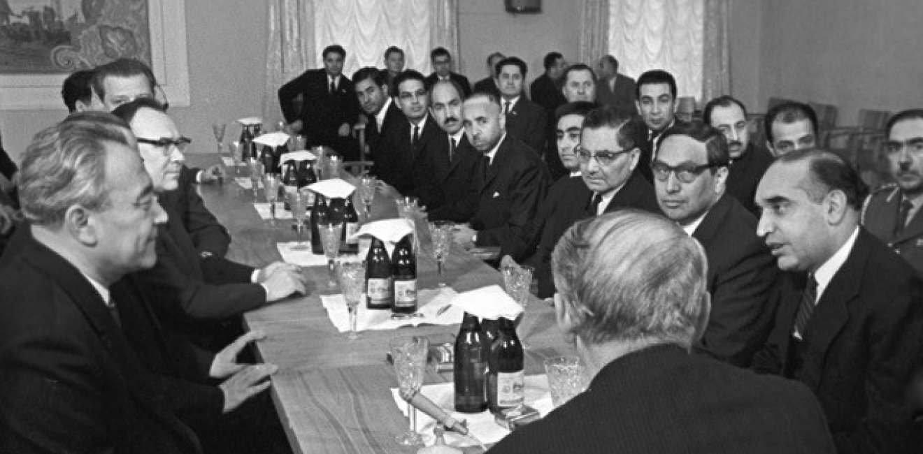 Abdullahad Kakhorov meeting with the Prime Minister of Afghanistan Mohammed Hashim in Dushanbe, 1966. Source: RIA Novosti.