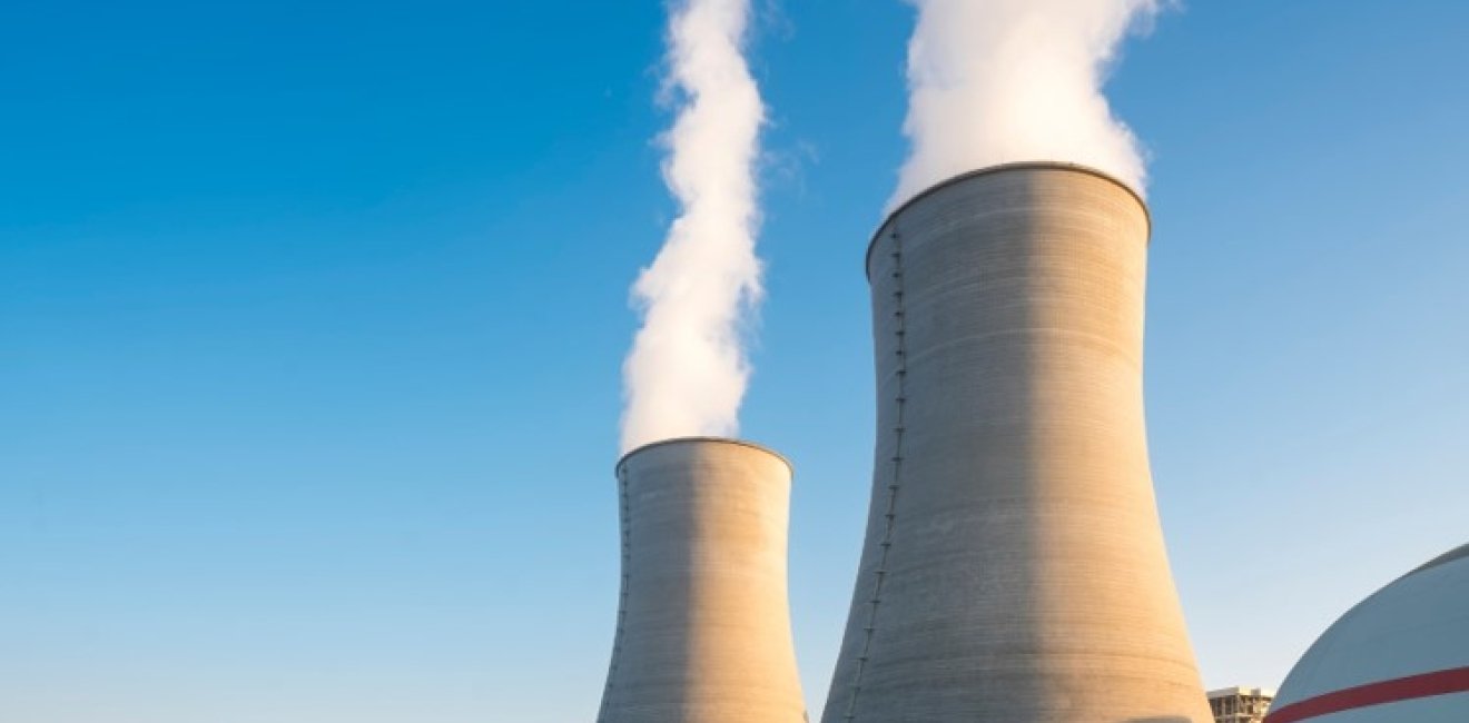 Image of nuclear plant's coolant towers