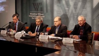 In Uncertain Times: American Foreign Policy after the Berlin Wall and 9/11