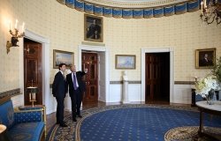 Donald Trump and Justin Trudeau in the Oval Office